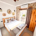 Armi Alacati 公寓式酒店 *